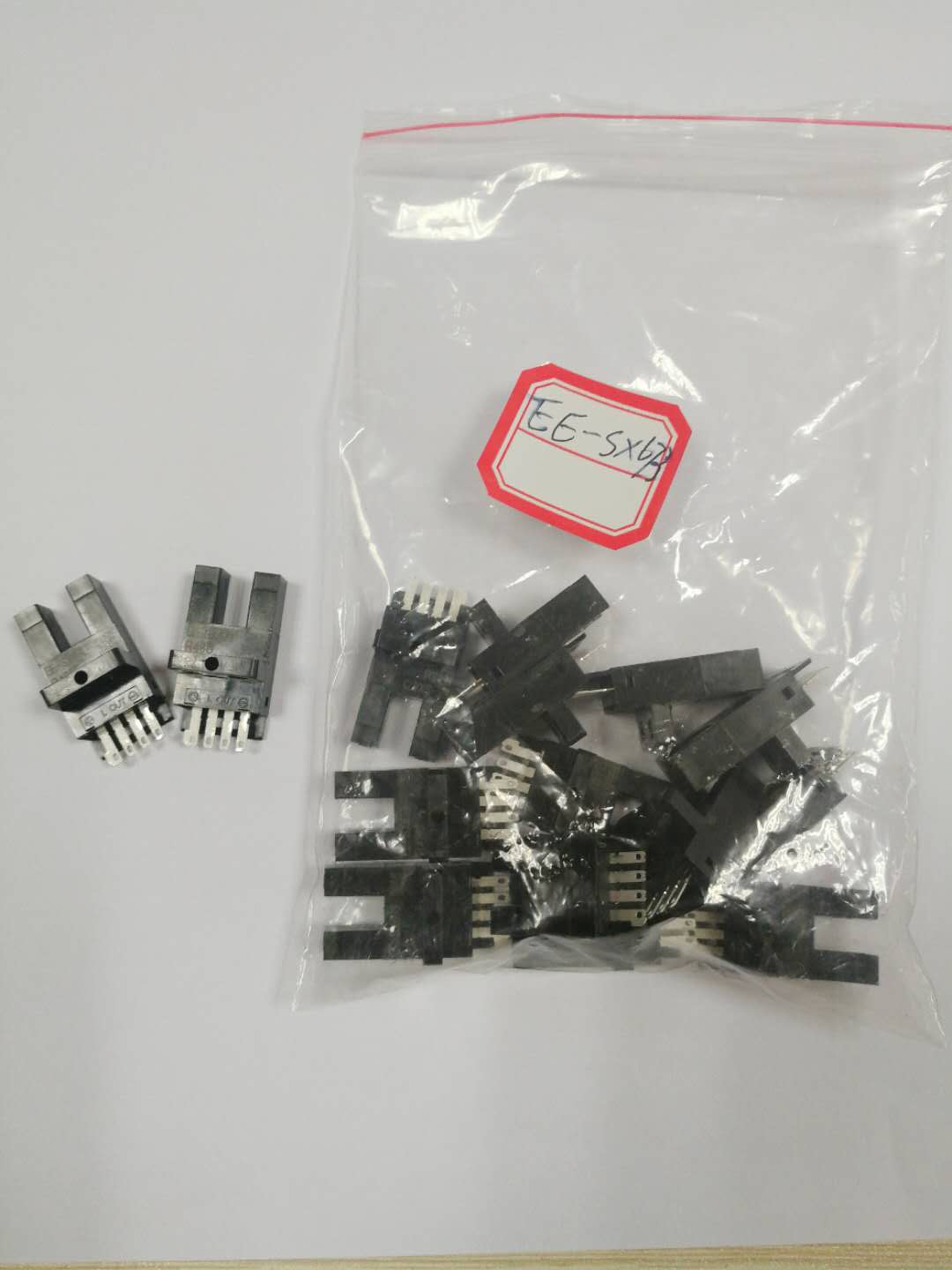 歐姆龍光電開關